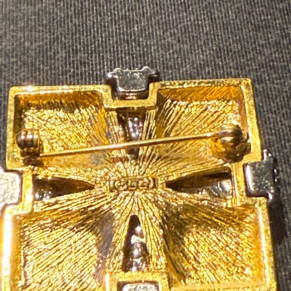 70's Brooch LCi Bow Box Shape Brooch Liz Claiborne Crystal Rhinestones - Picture 5 of 5